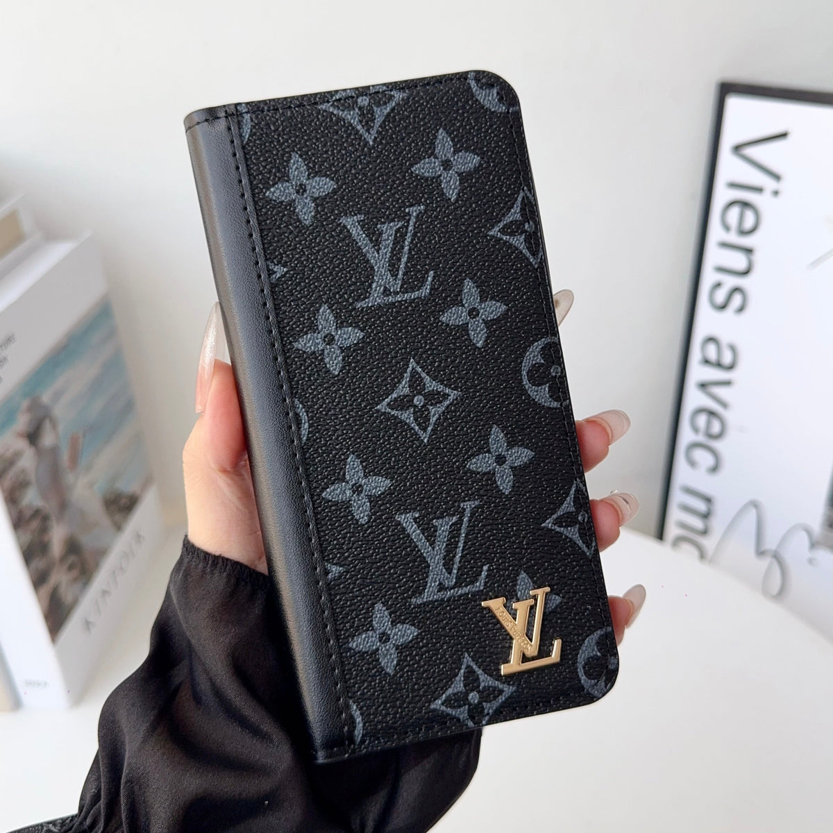 Louis V Folio Wallet Case iPhone 17 Series