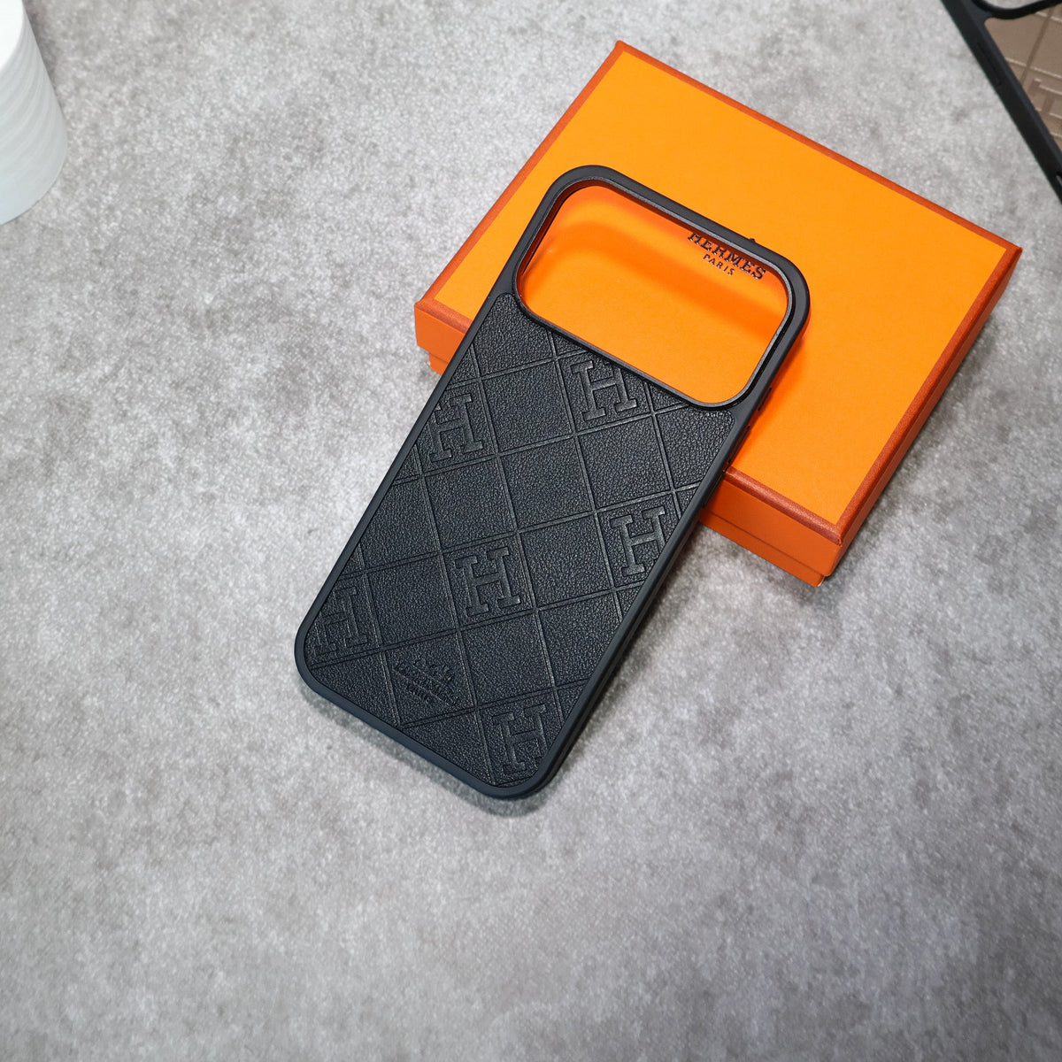 Stamped Leather H iPhone Case For 17 Series for iphone-17