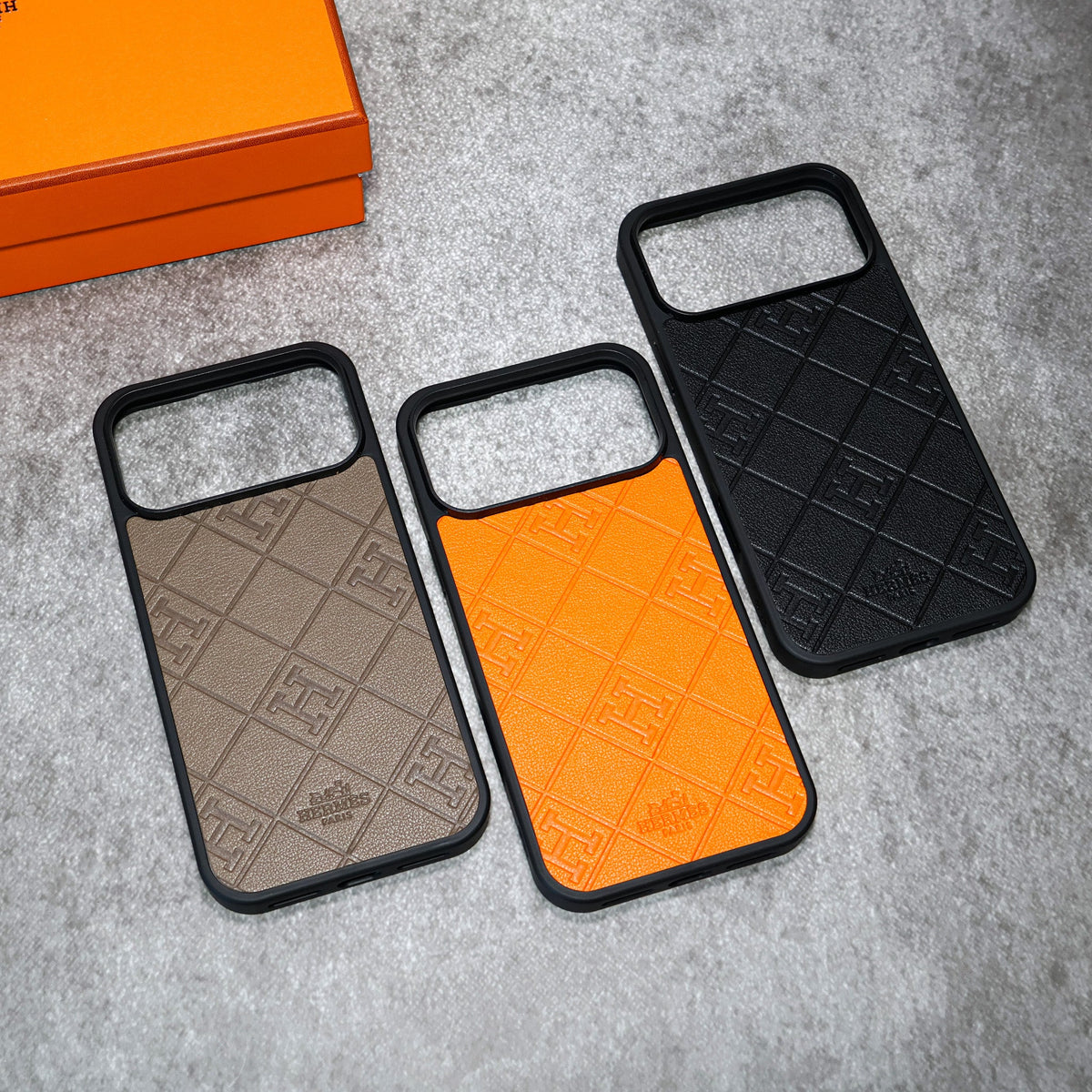 Stamped Leather H iPhone Case For 17 Series for iphone-17